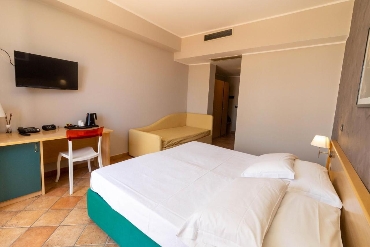 Hotel Federica Риаче-Марина Экстерьер фото
